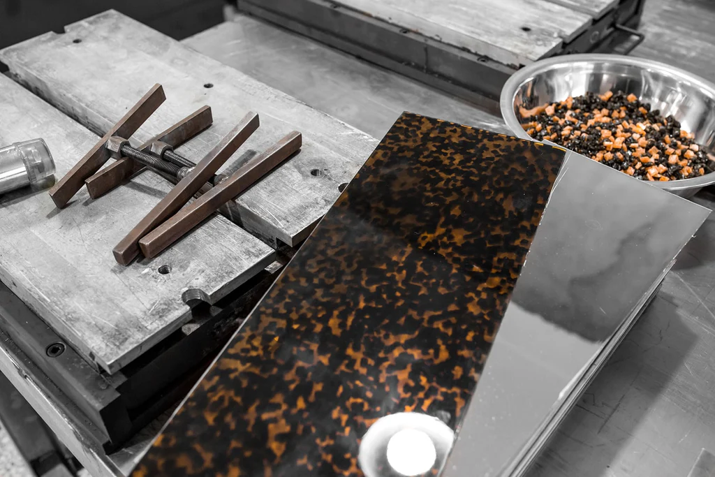 Manufacturing Process of Acetate Combs
