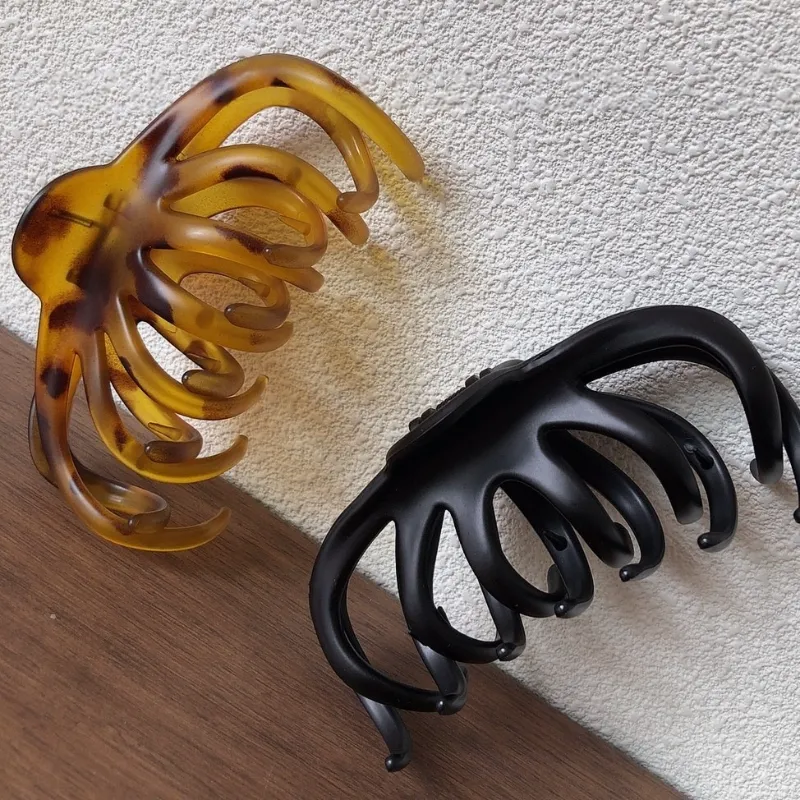 Tortoise Shell Matte Octopus Hair Claw