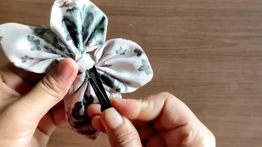 Attach to Hair Clip 1