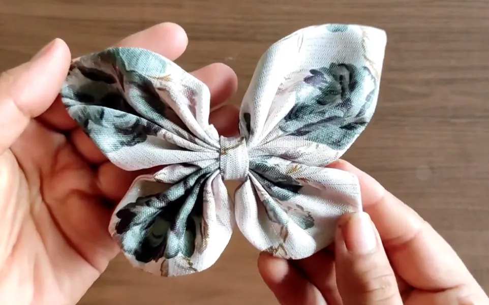 Turn Fabric Scraps into Butterfly Hair Clips