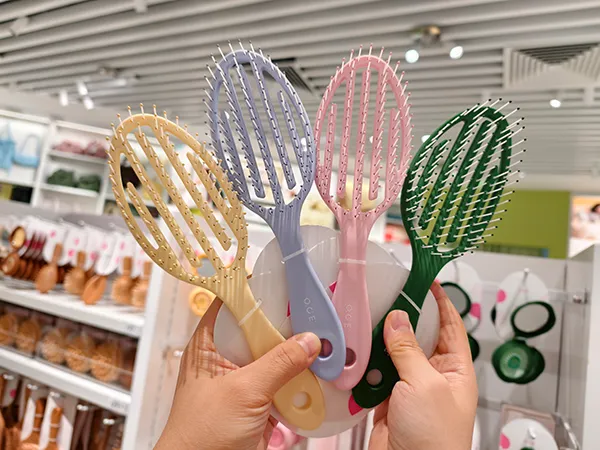 OCE hollow combs in Nordic colour palette