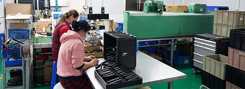 Manual assembly and packaging