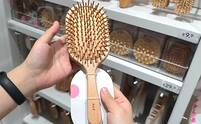 OCE natural beech wood paddle combs